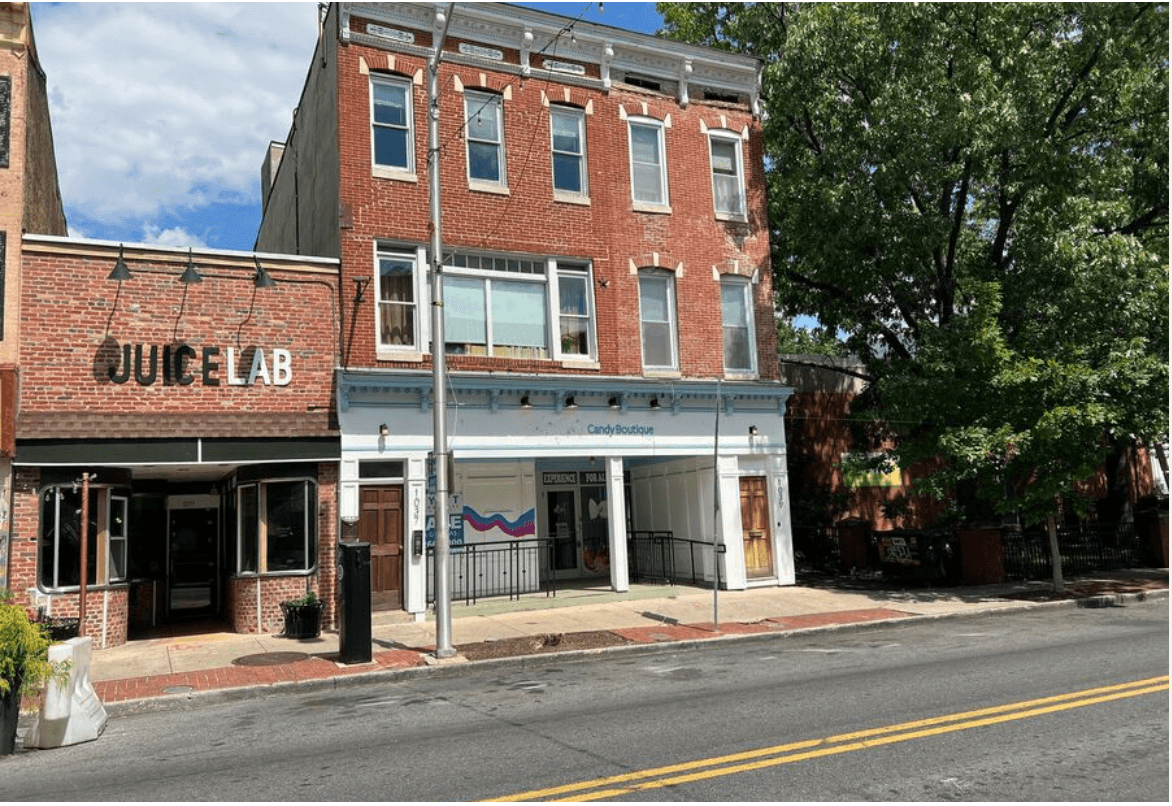 1037 Light Street, Unit 202